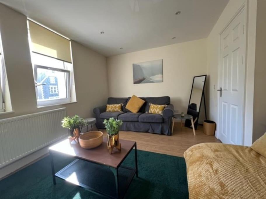 Short term lets from £15 per person per night - Housity