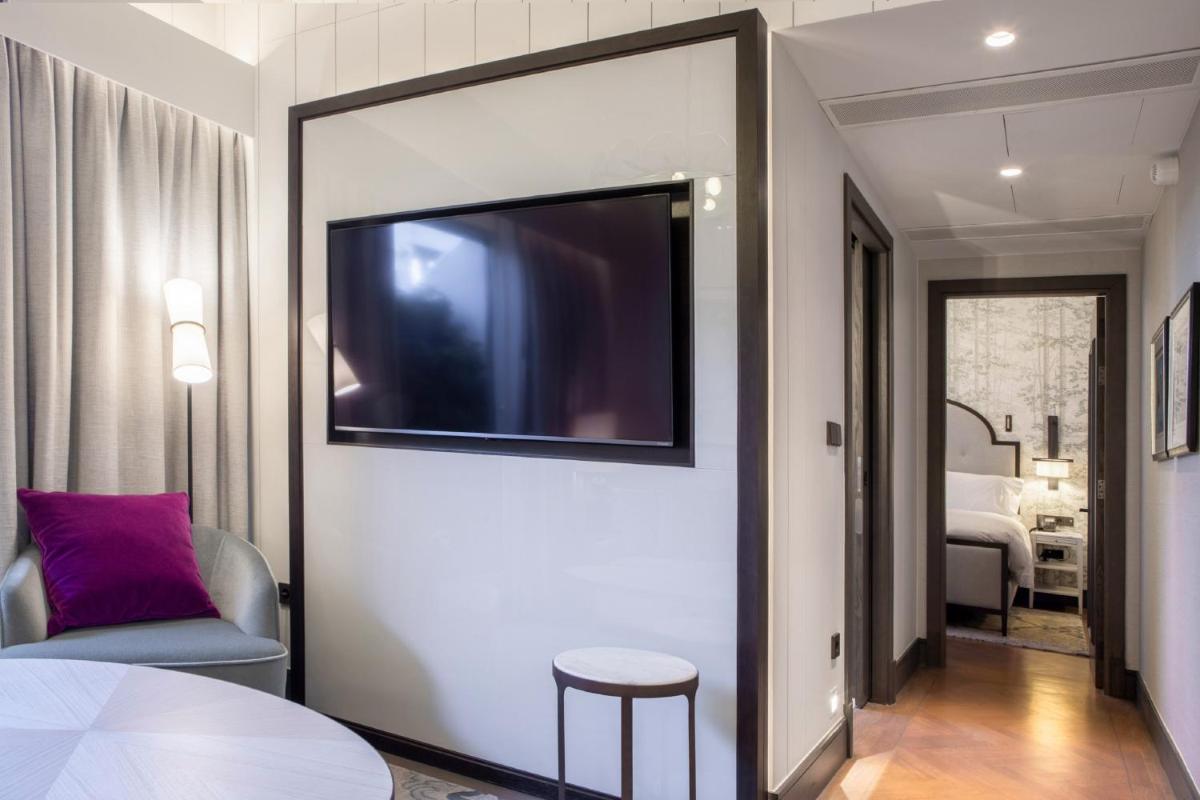 Uma cama ou camas num quarto em InterContinental Porto - Palacio das Cardosas by IHG