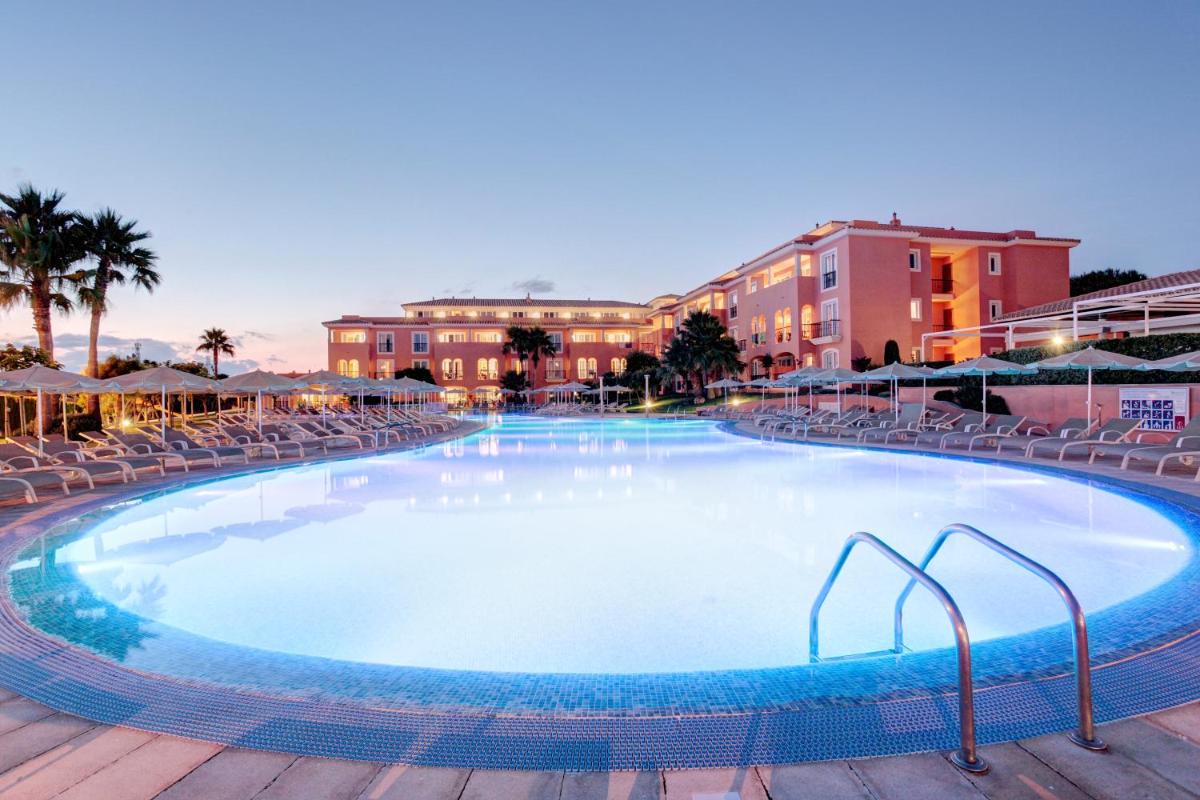 Piscina en o cerca de Grupotel Macarella Suites & Spa