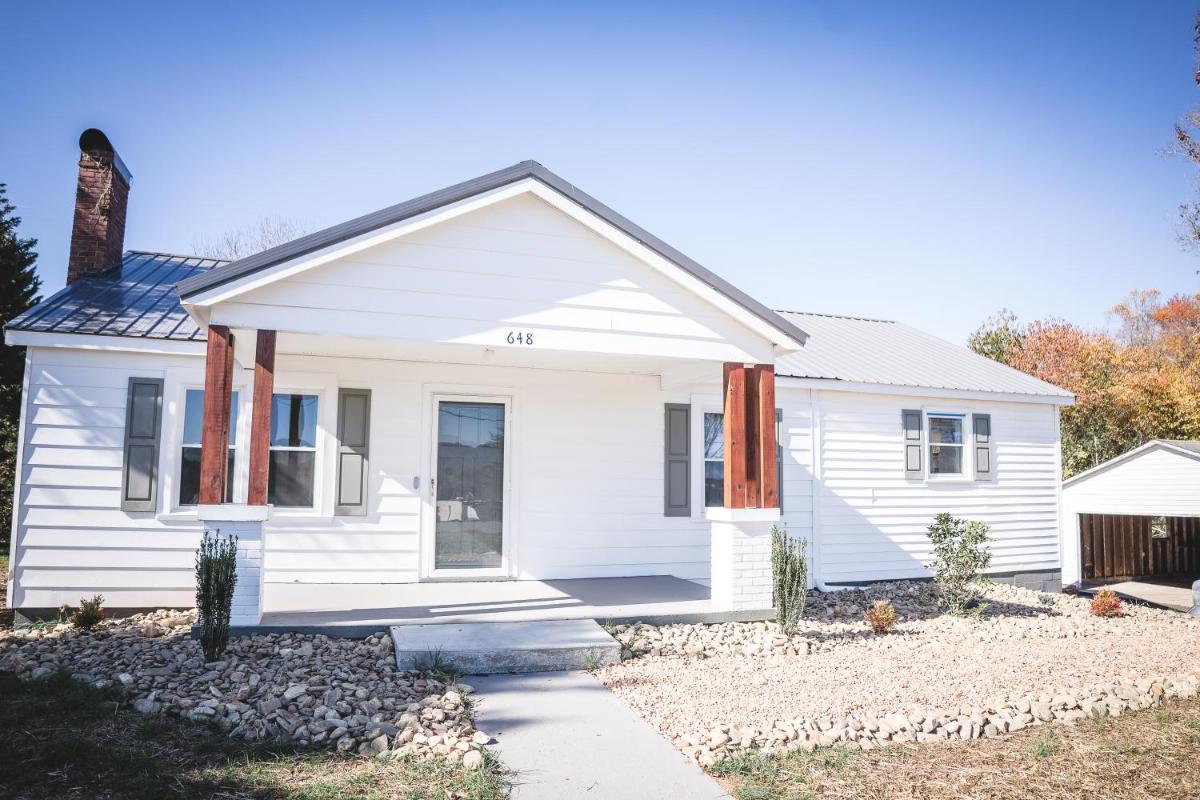 Modern Cottage Near Hospitals and Brewery! - Housity
