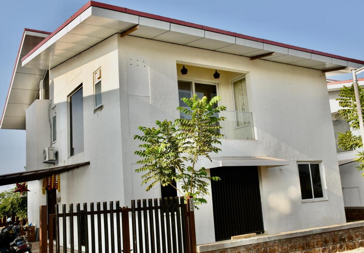 4 Bedroom Premium Pool Villa in SOUTH GOA - Housity