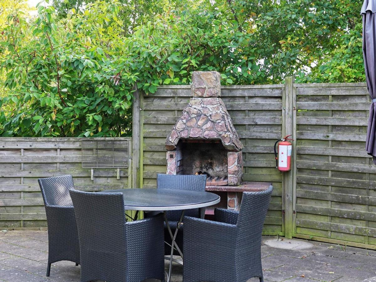 8 person holiday home in Hadsund - Housity