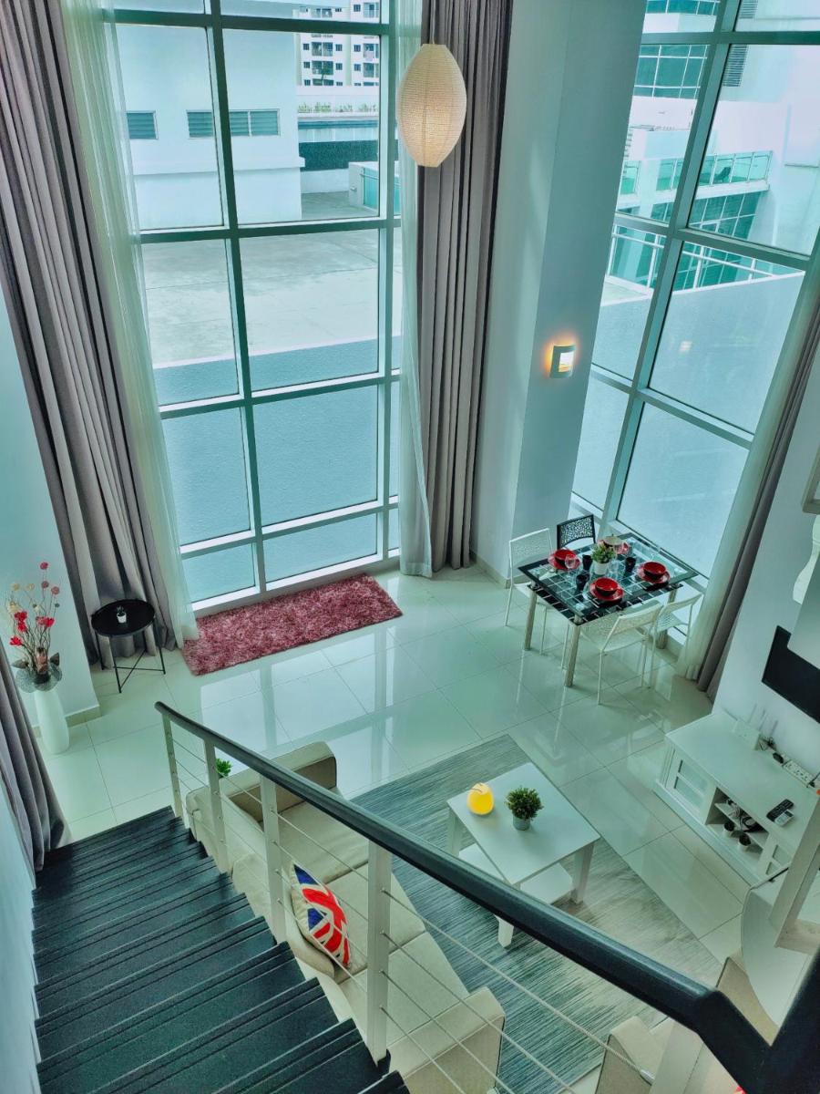 Suitetrails - Karaoke System, Georgetown, 2-11 Pax, 2 Bedrooms, 2 Bathrooms