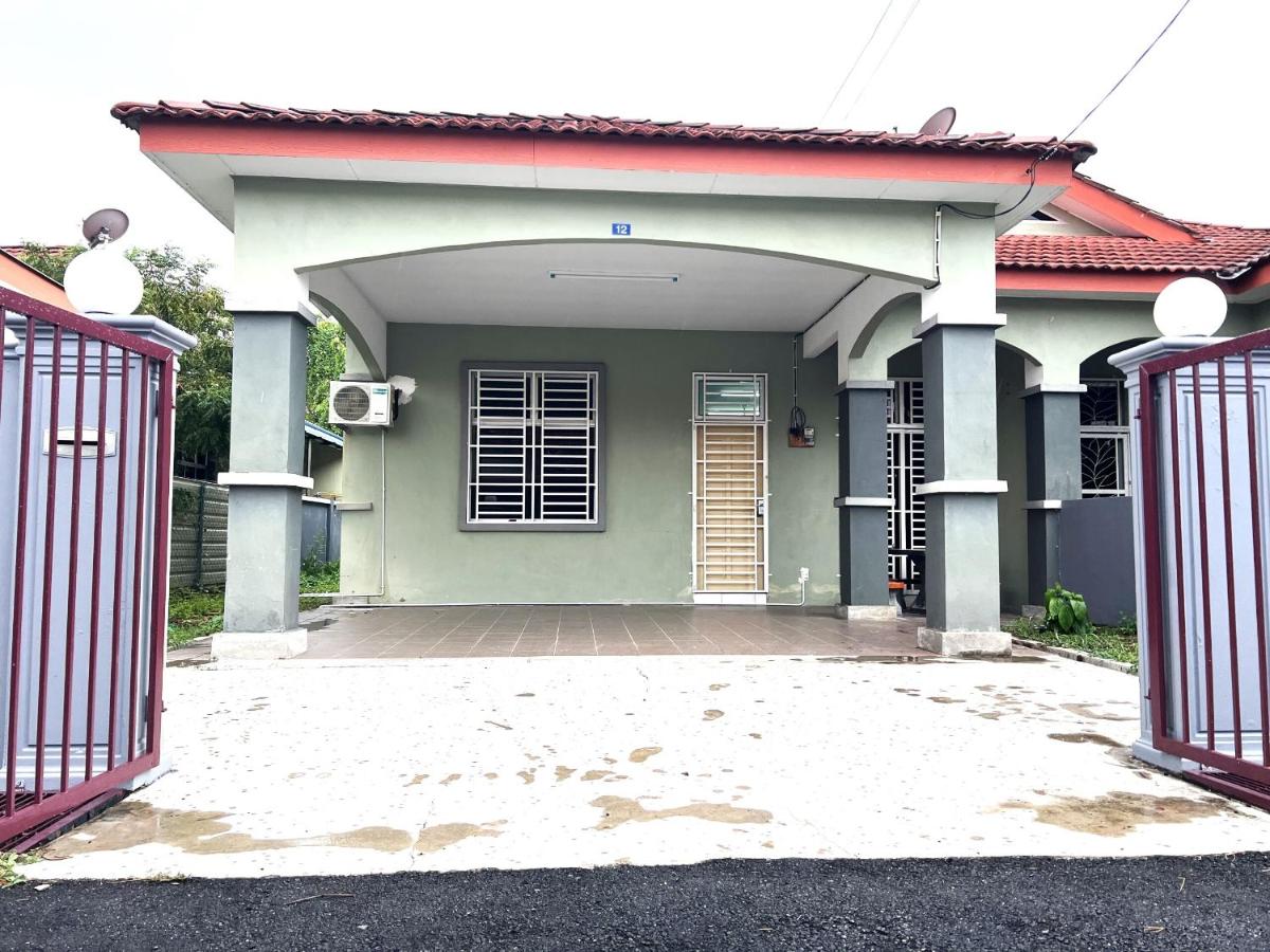 OYO Home 90469 Homestay Changlun Star - Housity