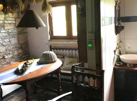 KALIVI Traditional Olive Farm Guest House - Housity