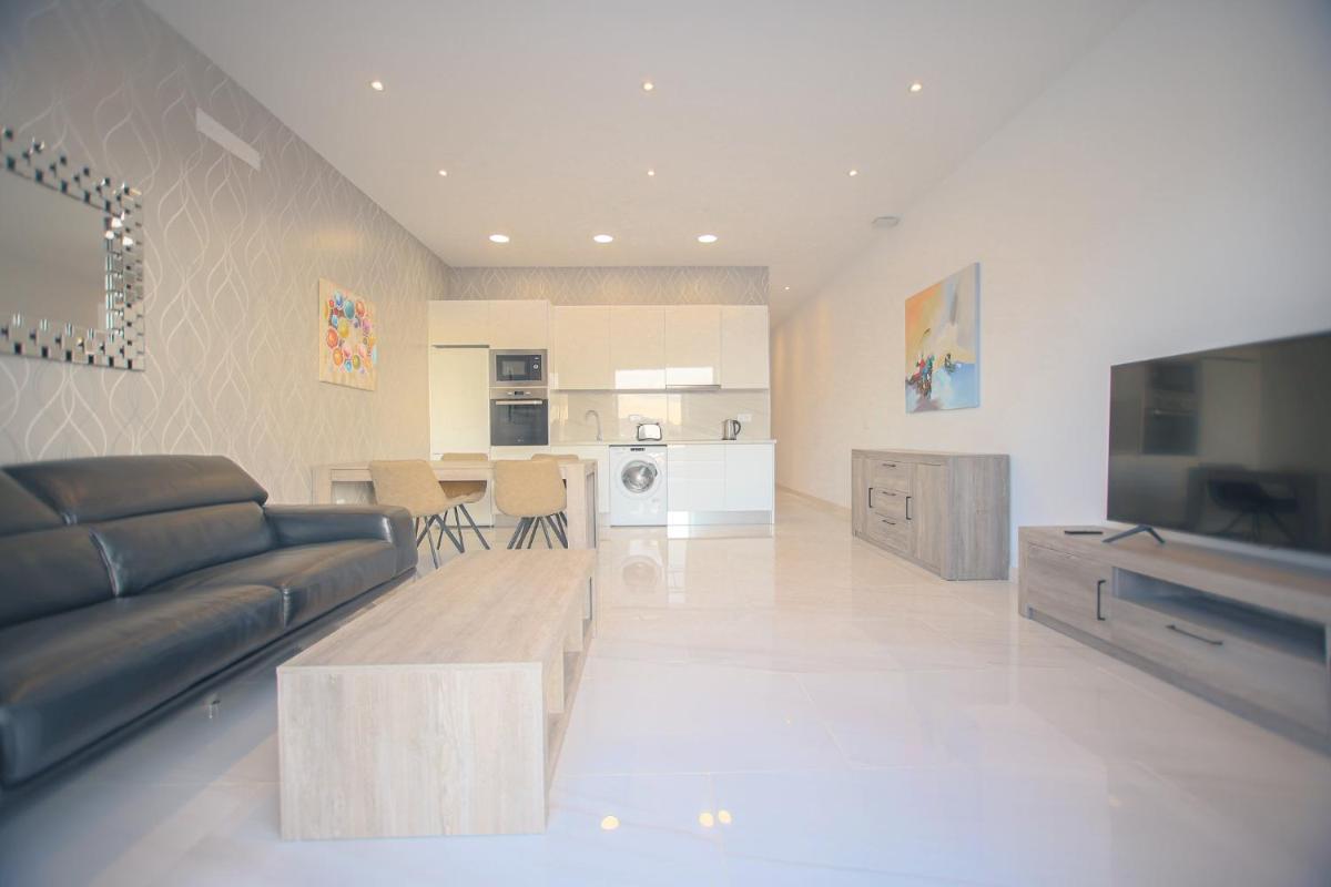 Atlantico Plaza 3A - 2 beds - 2 baths - Housity