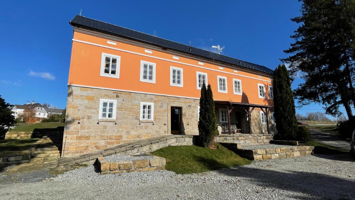 Penzion Pod Devítkou - Housity