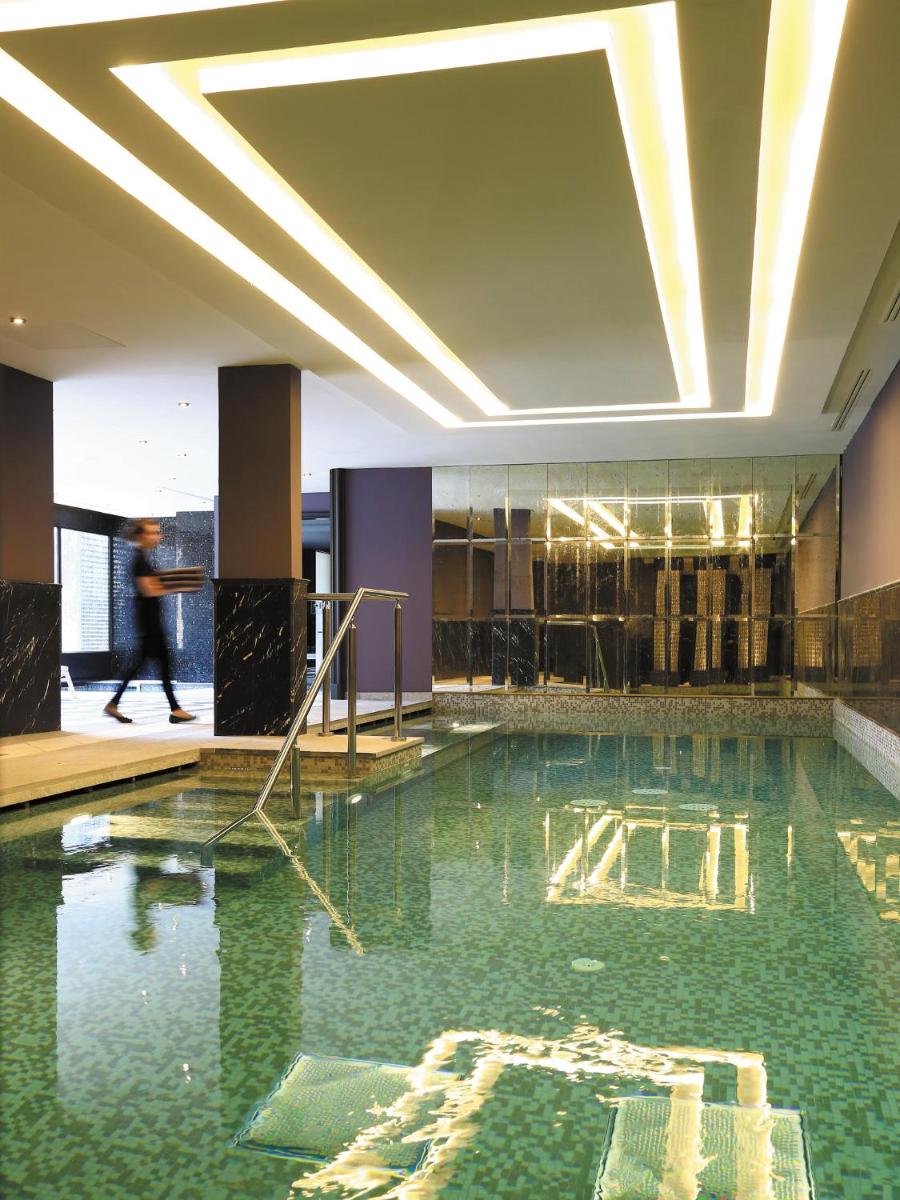 Piscine de l'établissement Domaine De Manville ou située à proximité