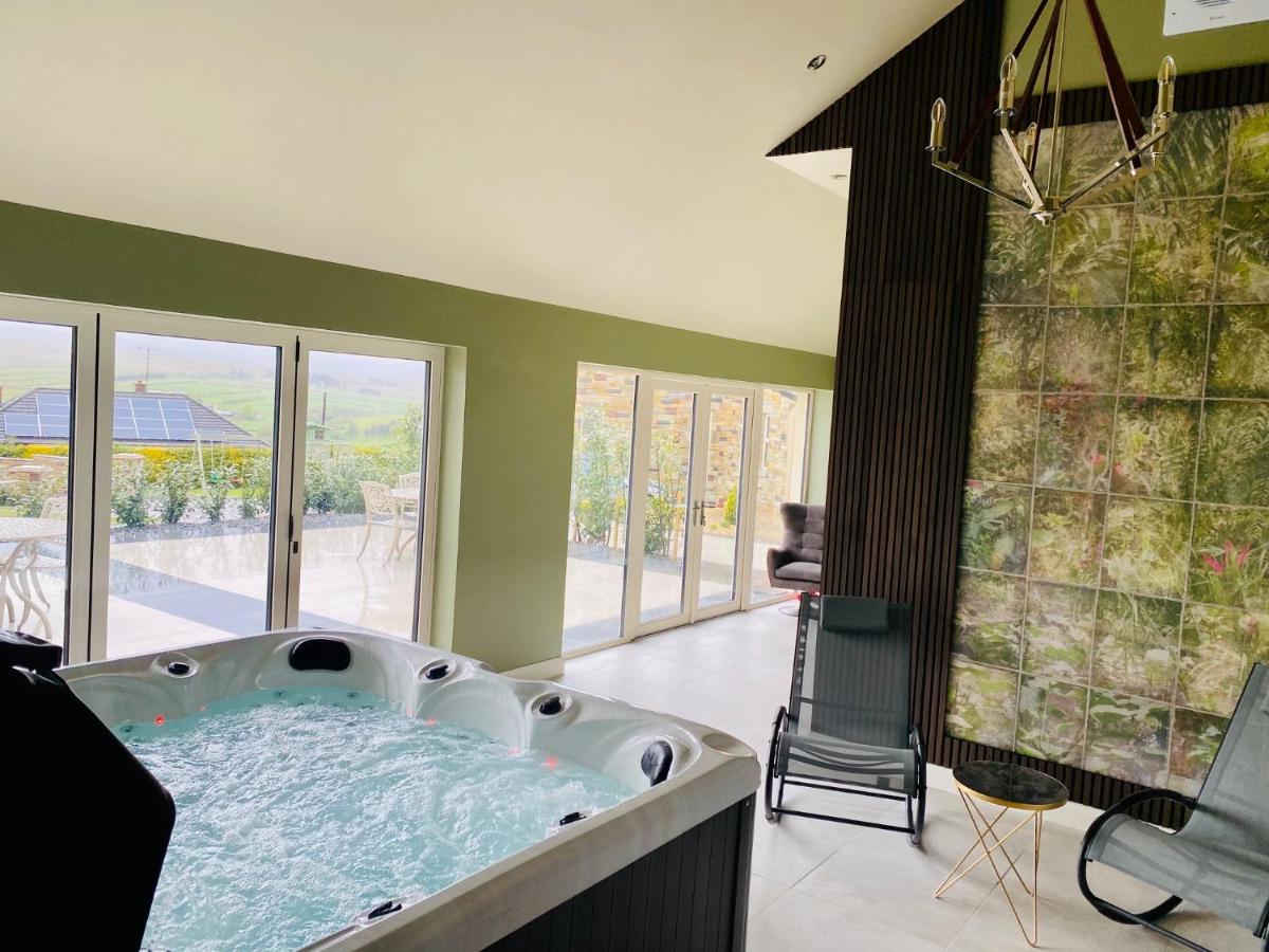 The Sperrin Haven with Hottub and Sauna sleeps 8 - Housity