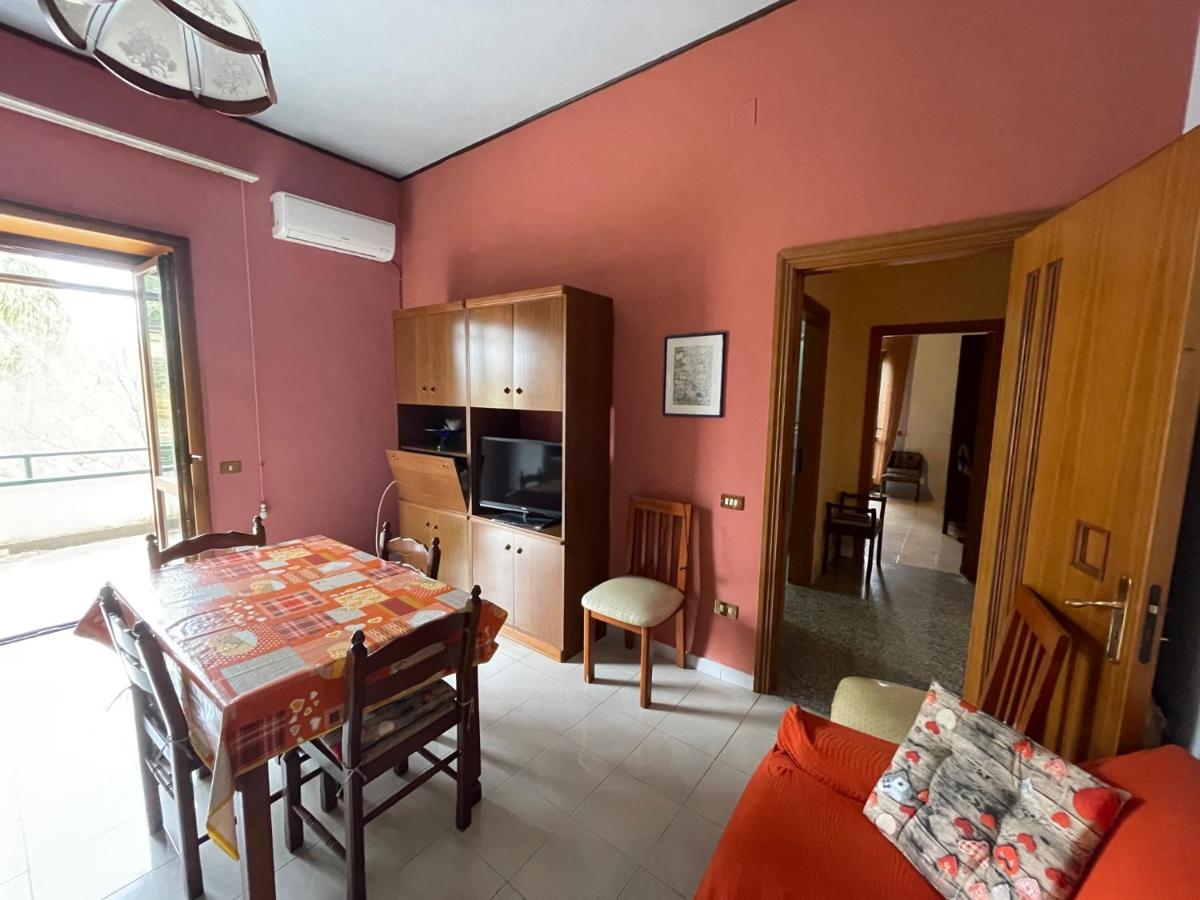 Camelie Apartment by Agriturismo Al Gallo Verde - Housity