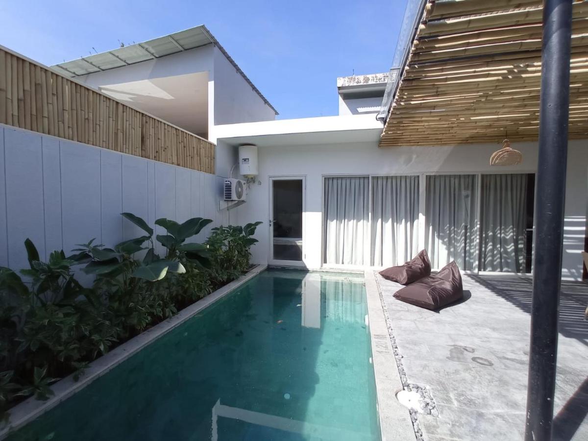 Nueve Springleaf Villa - Housity