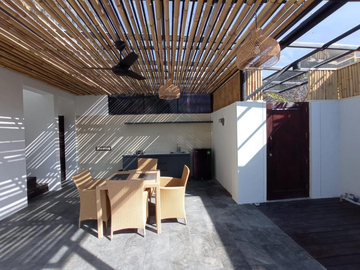 Nueve Springleaf Villa - Housity