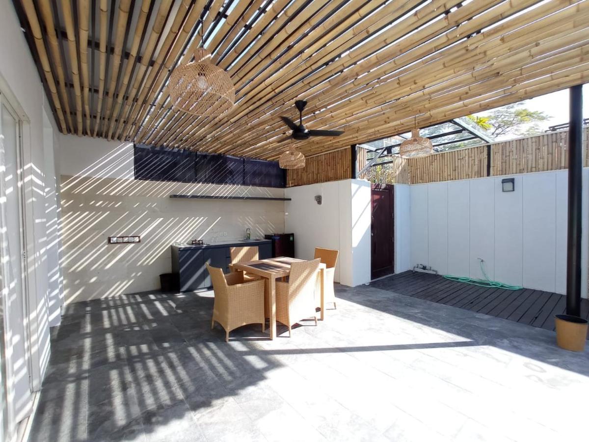 Nueve Springleaf Villa - Housity