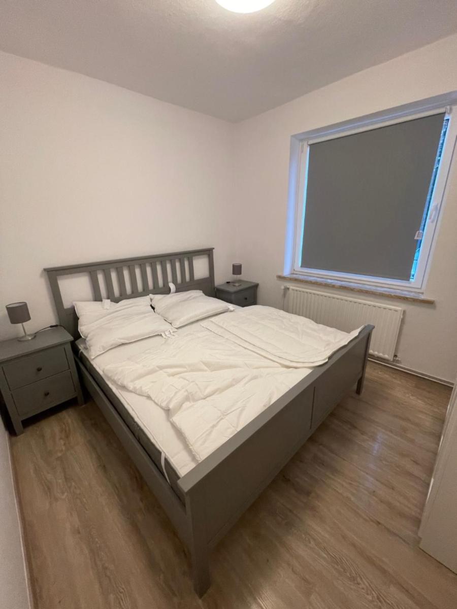 strandnahe 3-Zimmer Wohnung direkt am Yachthafen - Housity