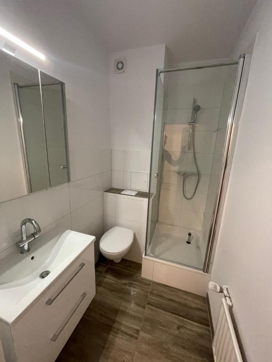 strandnahe 3-Zimmer Wohnung direkt am Yachthafen - Housity