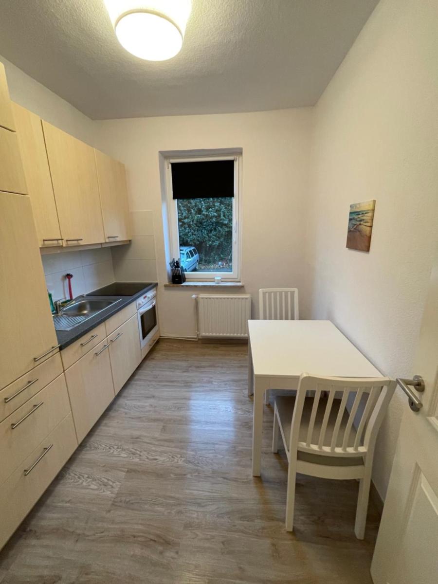 strandnahe 3-Zimmer Wohnung direkt am Yachthafen - Housity