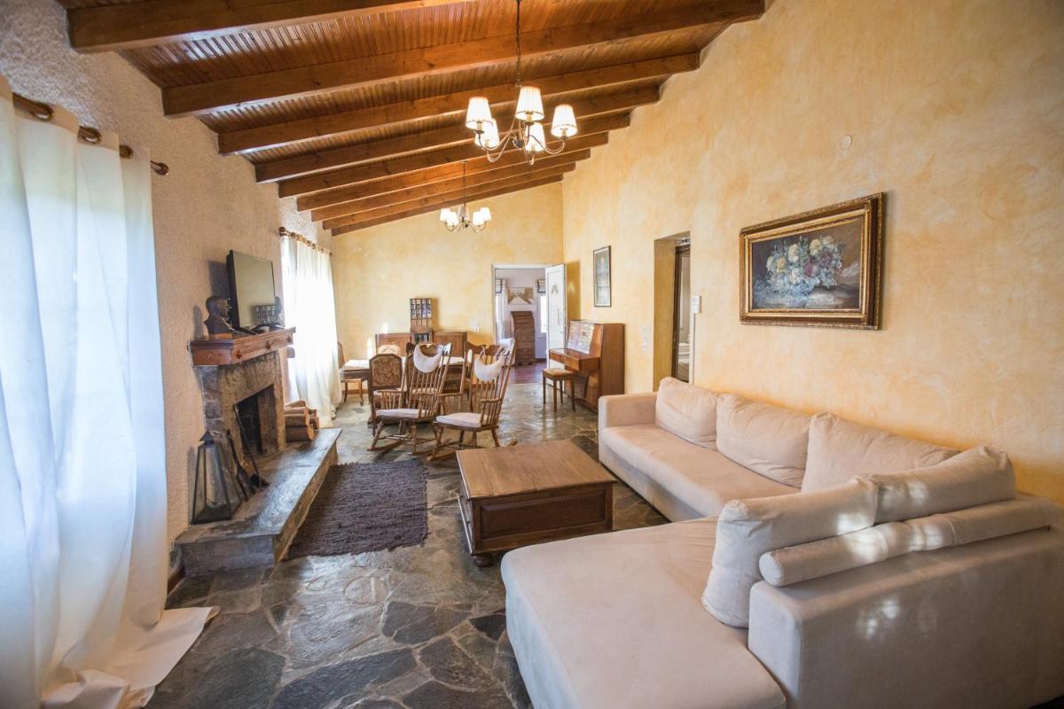 Raise Polydrosos Mountain stay - Housity