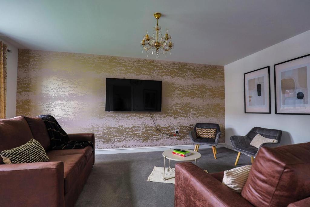 Meadow House by T? SA - Housity
