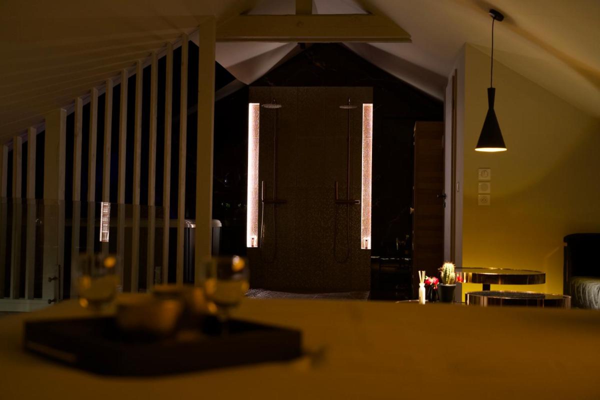 Magnifique Villa le89golden jacuzzi et sauna privatif - Housity