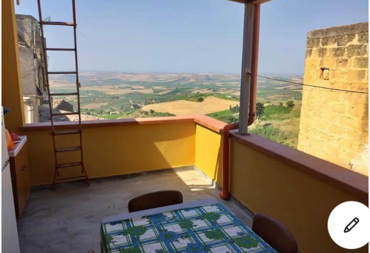 Holiday House - Housity