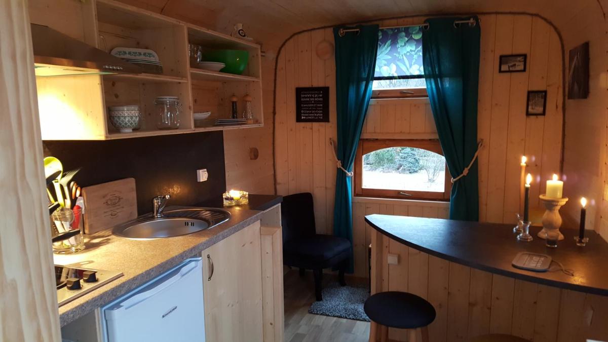 Ma roulotte sous les chênes- Au naturel - Housity