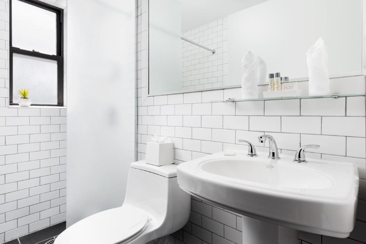 OYO Times Square - Housity