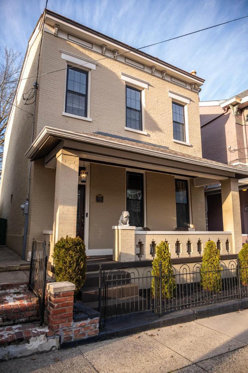 Captains Quarters - Covingtons Classic Home away from Home - Housity