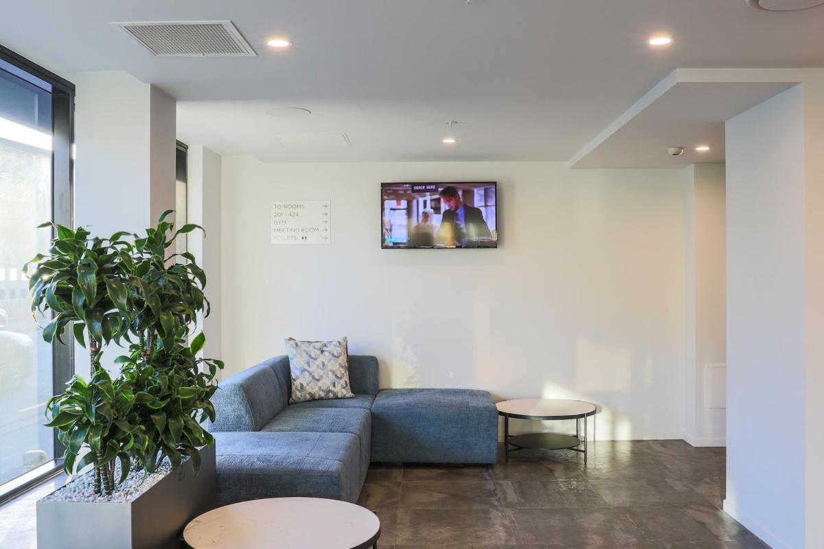 Ramada by Wyndham Wellington Taranaki Street - Housity