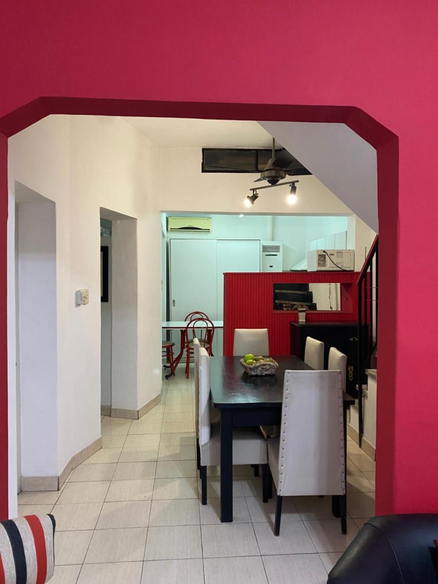 CASA MONROE, amplia con excelente ubicación! - Housity