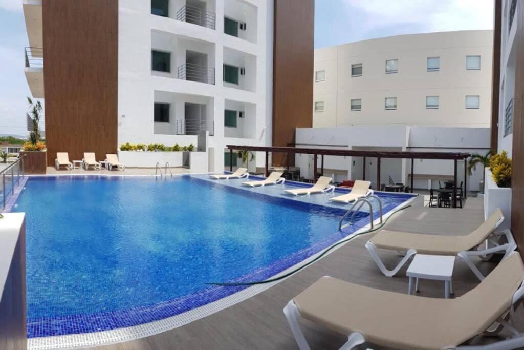 Hermoso Penthouse de dos niveles con Roof Garden. - Housity