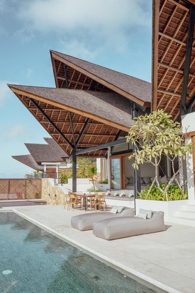 Luxury Ocean View Villas with Private Cook and Free Gym Membership - Housity