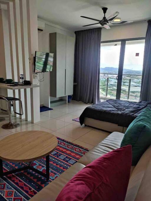 Manis Evo Bangi Soho - Netflix & wifi - Housity