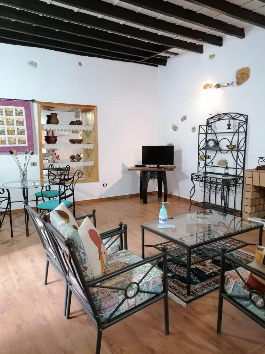 Preciosa y acogedora casa rural Roque Cano. - Housity