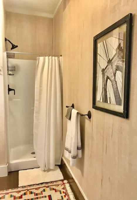 THE FARMHOUSE private apartments - Housity