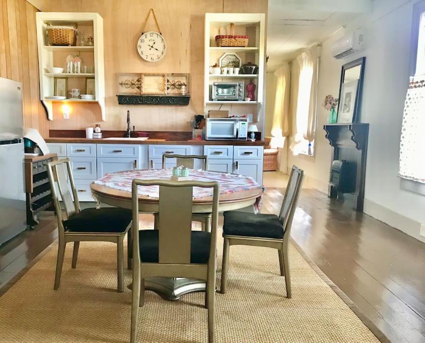 THE FARMHOUSE private apartments - Housity