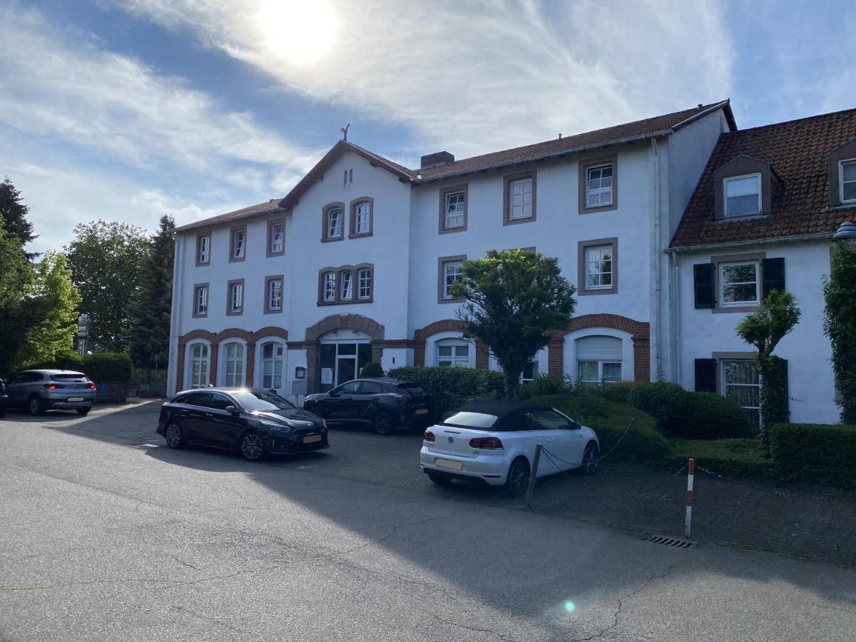 Café-Hotel Gutshof - Housity