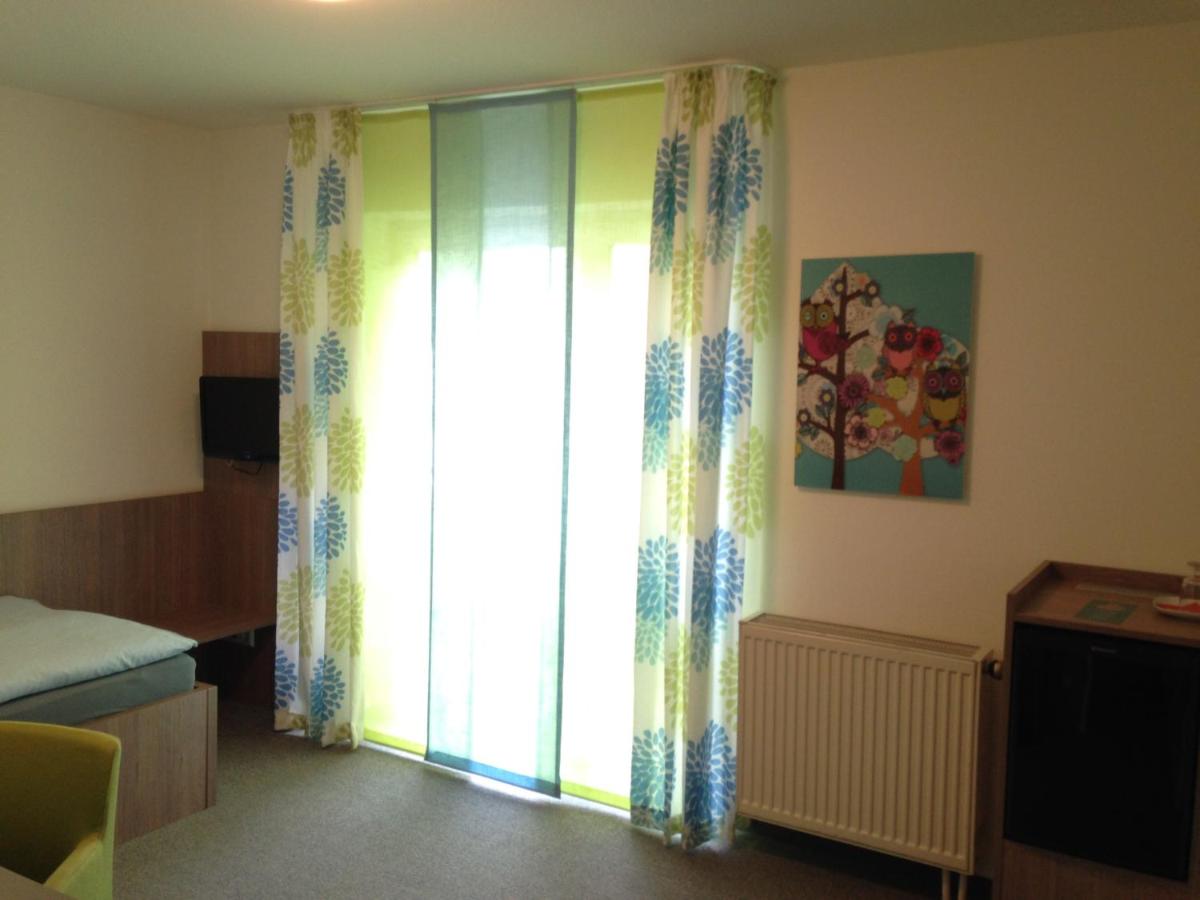 TV/Unterhaltungsangebot in der Unterkunft Hotel Astra Rastatt