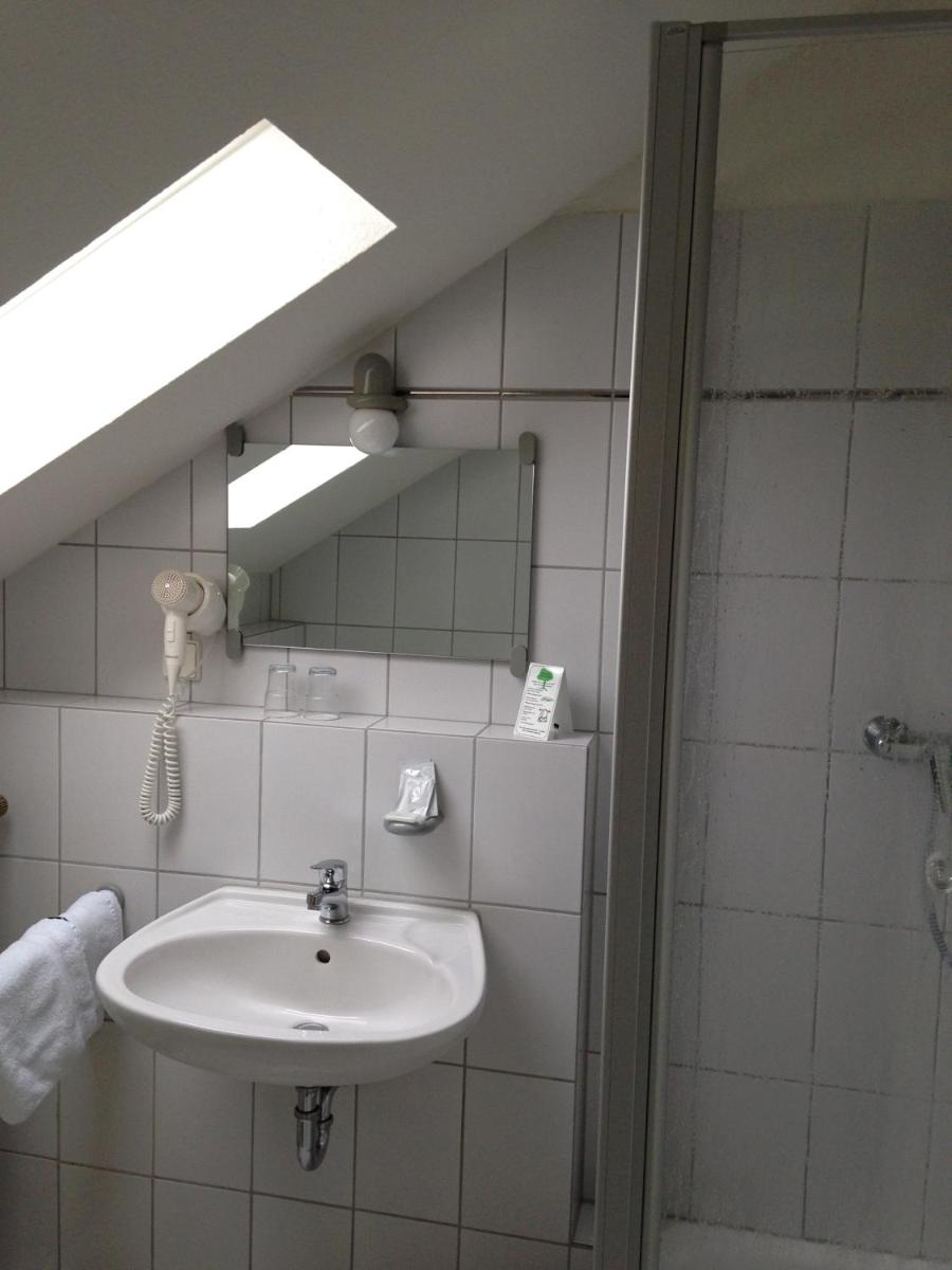 Ein Badezimmer in der Unterkunft Hotel Astra Rastatt