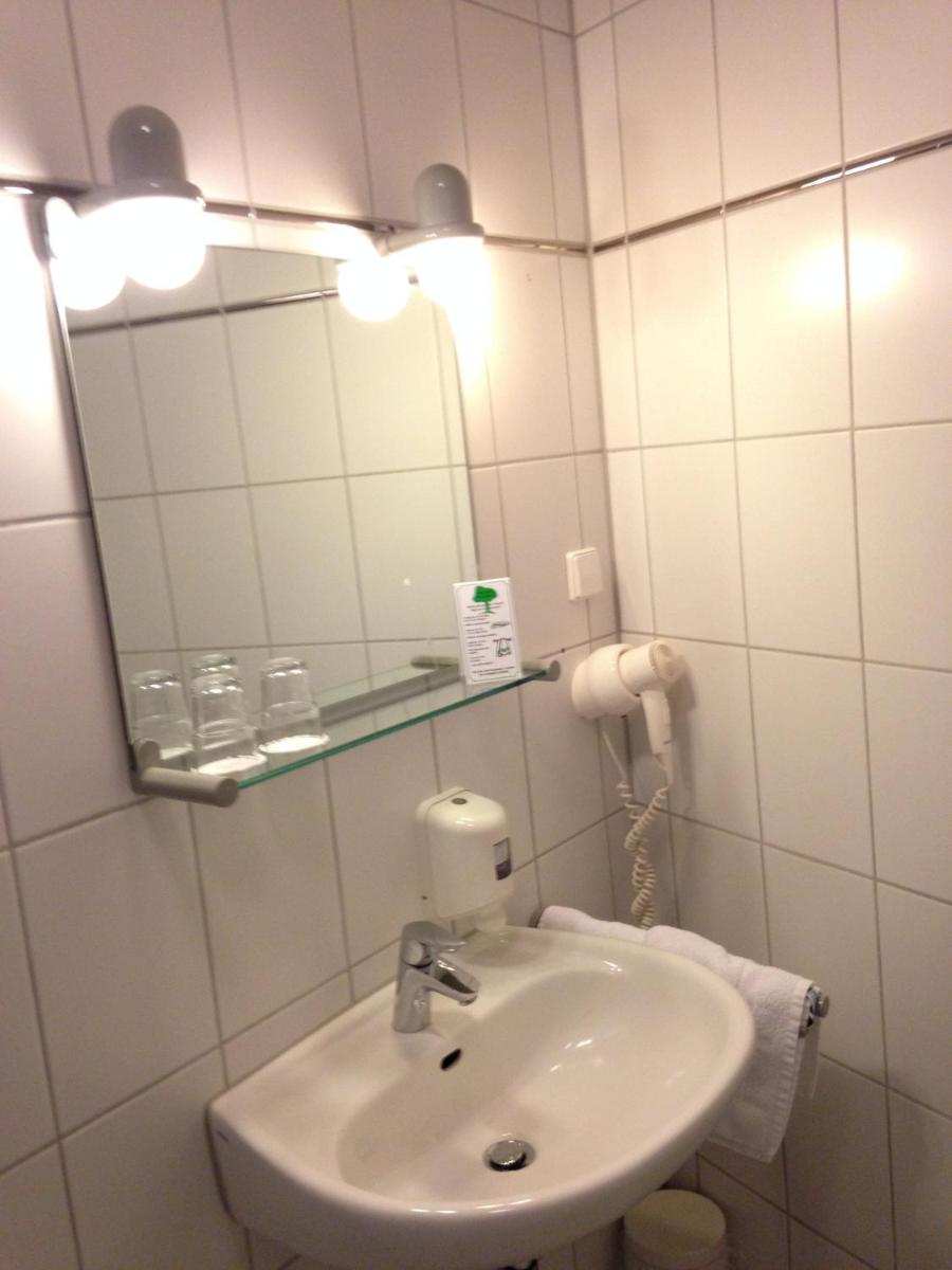 Ein Badezimmer in der Unterkunft Hotel Astra Rastatt