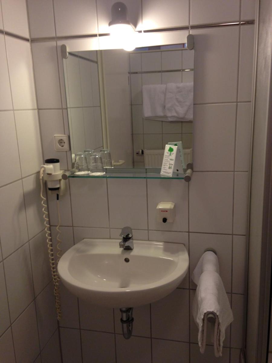 Ein Badezimmer in der Unterkunft Hotel Astra Rastatt