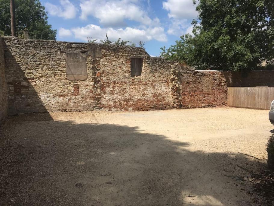 The Hole in the Wall, Midsomer Norton, Nr Bath & Longleat - Housity