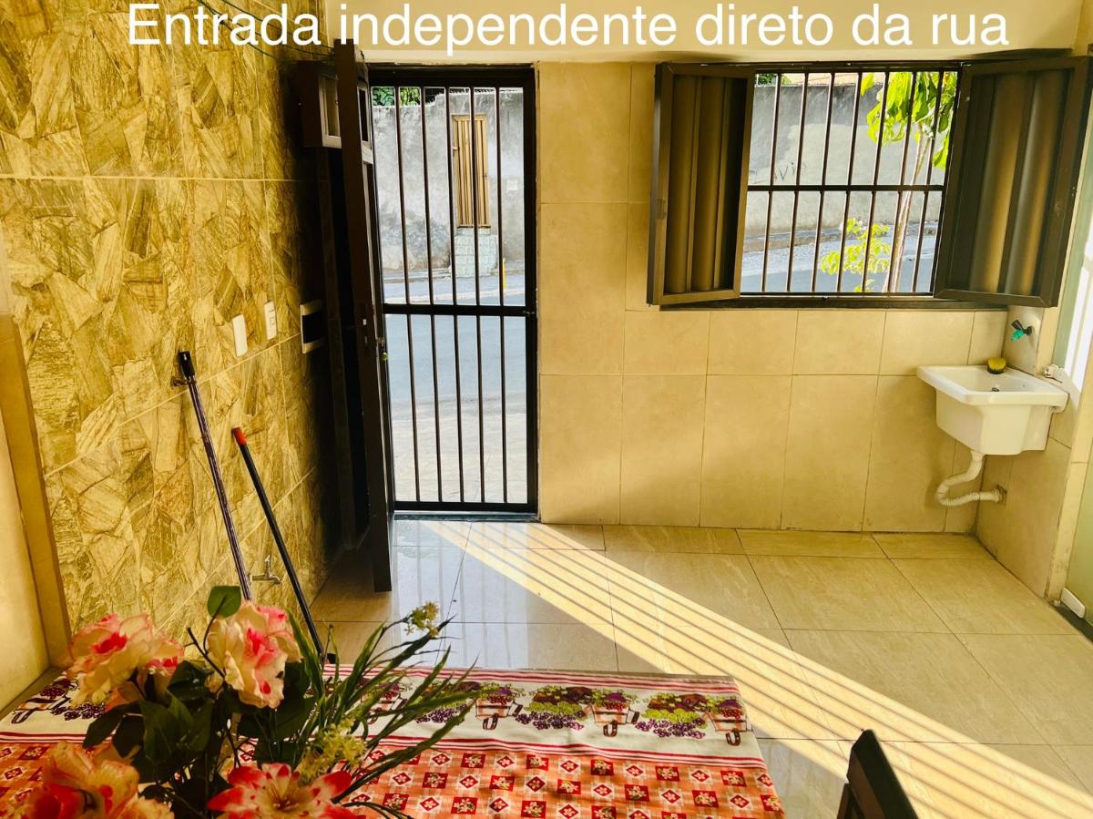 Casa 2 Quartos na Praia de Itapuã com Ar - Housity