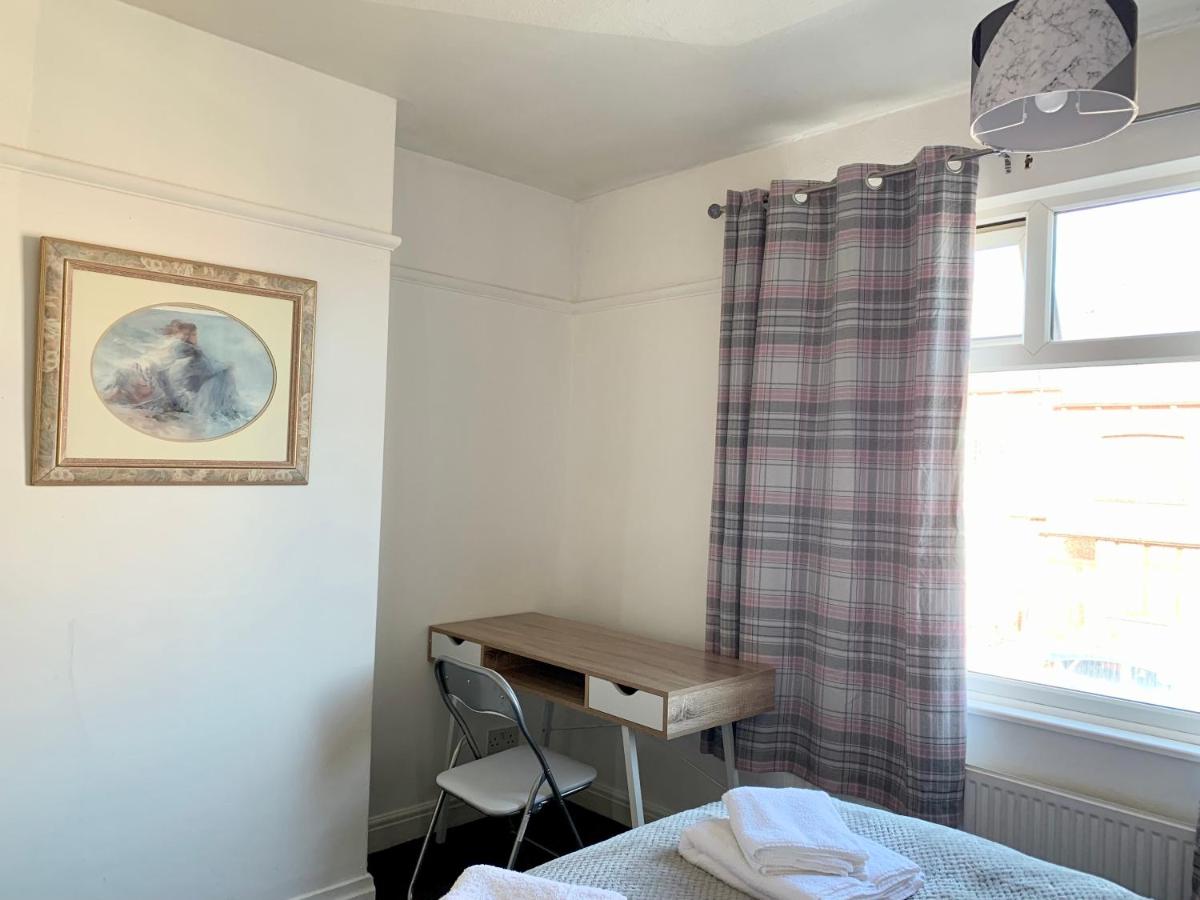 Entire Family Vacation Home . WiFi . FREE Parking - Housity