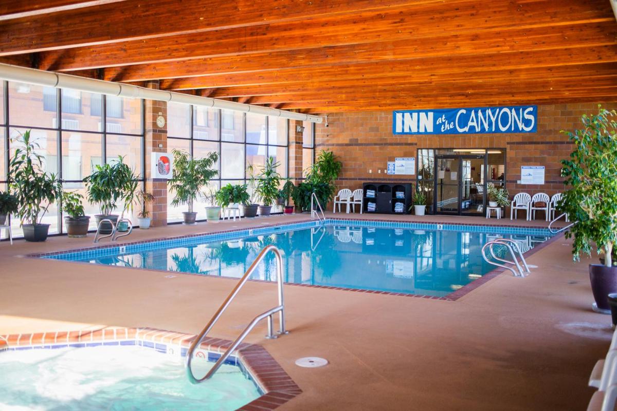 Inn at the Canyons - Housity