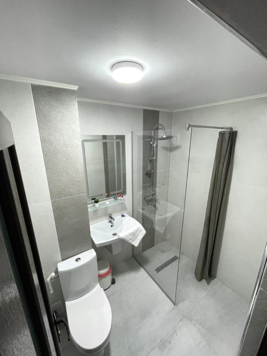 Complex Carol - Housity