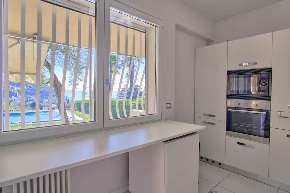 Love Nest with Pool and Lake view - Housity