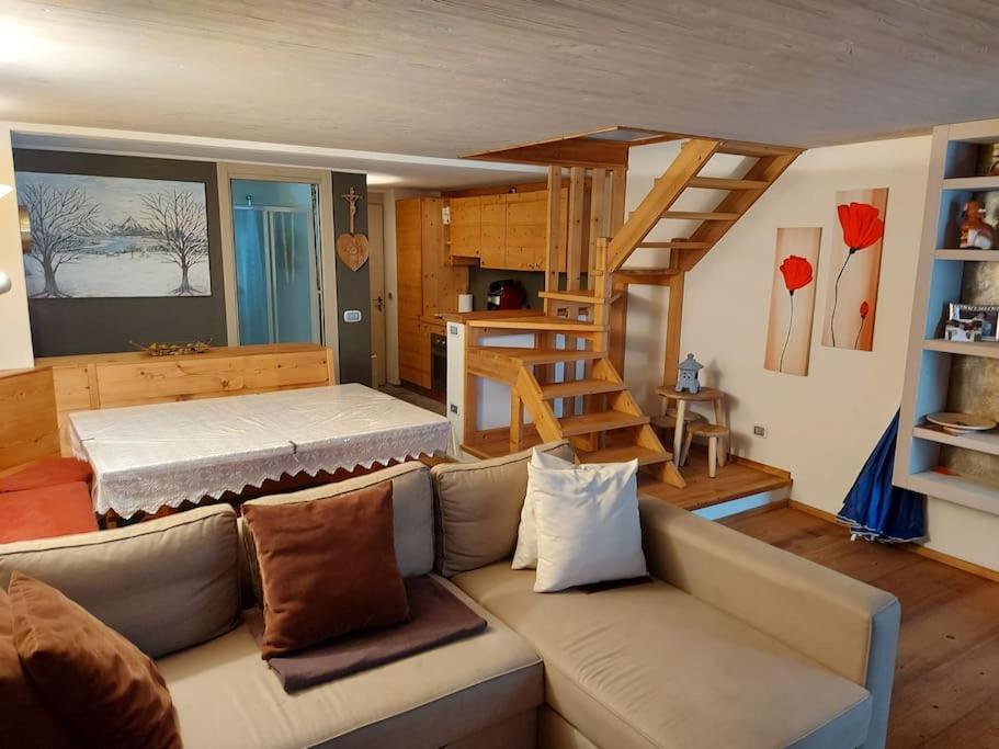 GRAZIOSA E CONFORTEVOLE BAITA DI MONTAGNA - Housity