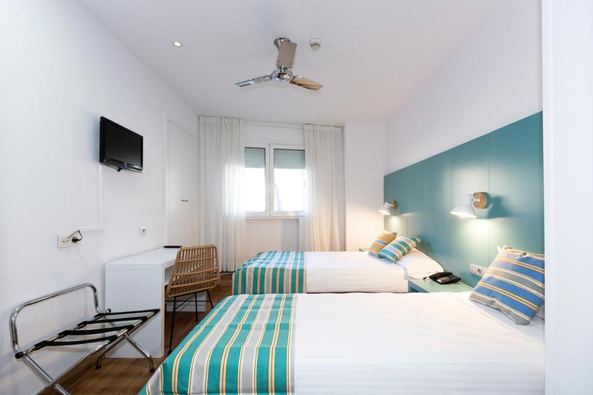 Yomo Hostal BCN Port - Housity