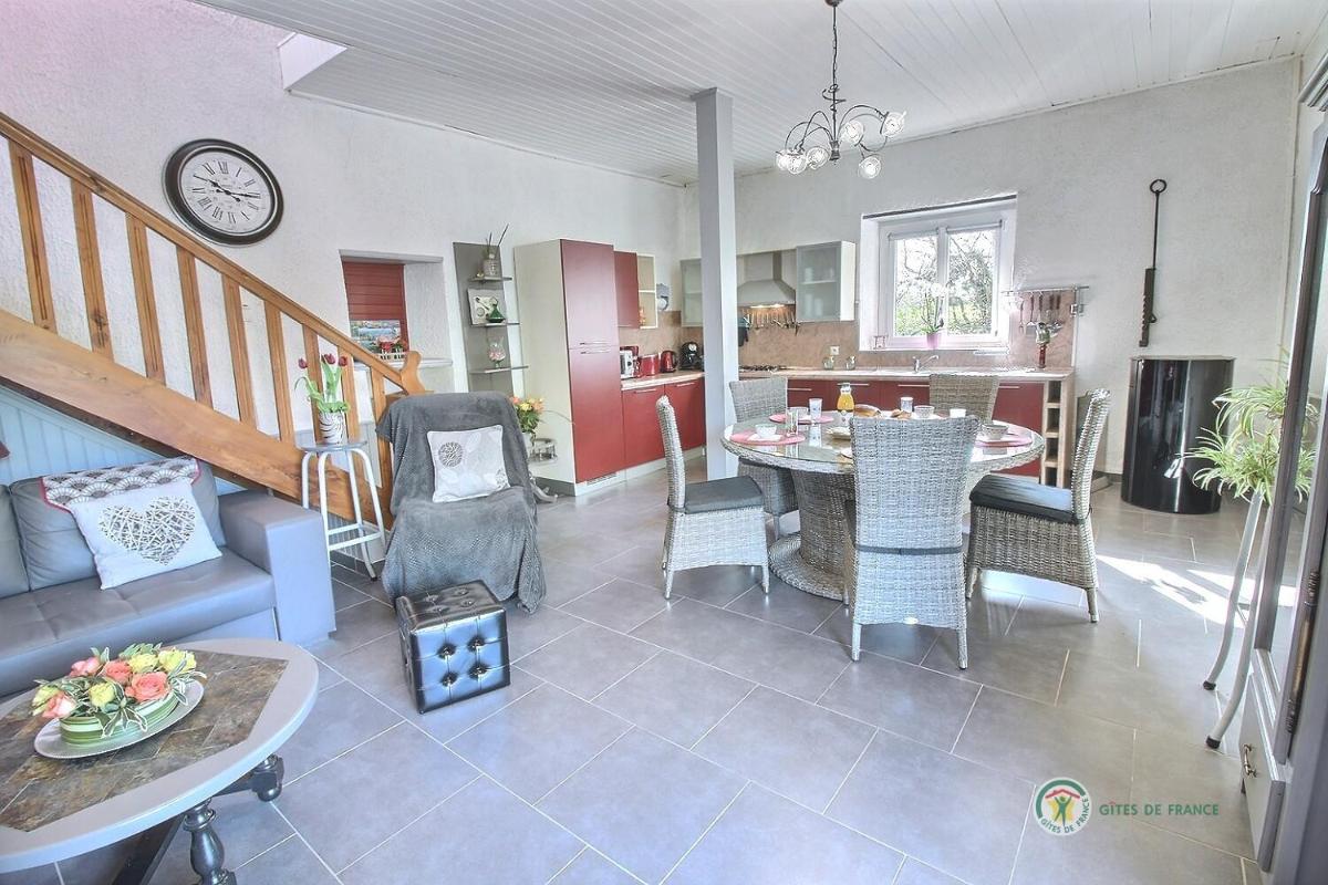 maison au calme dans un endroit de verdure - Housity