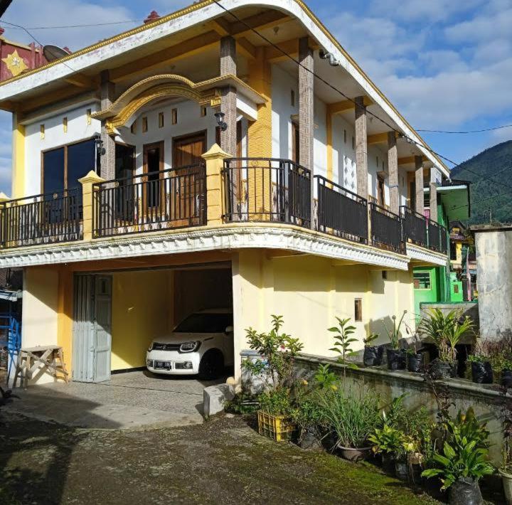 Homestay Aqiela Syariah - Housity